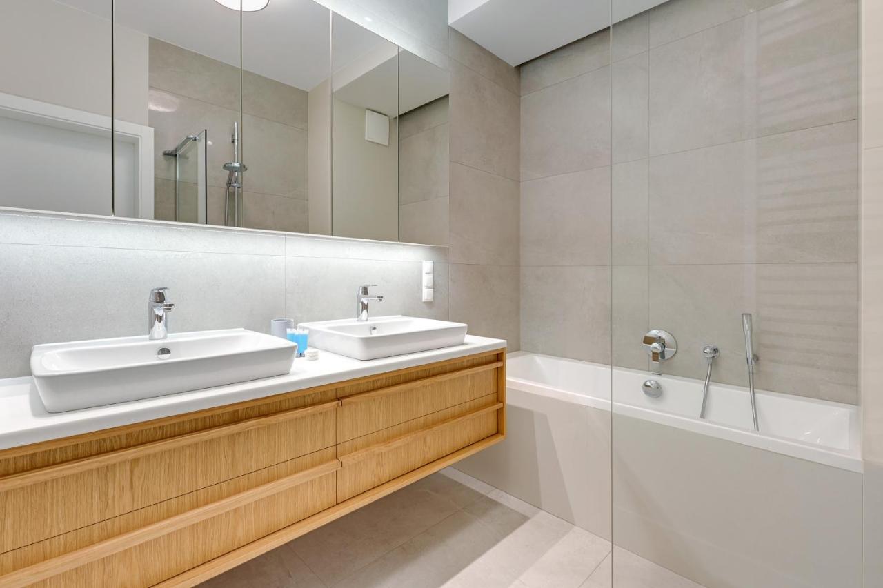 Premium Family & Business Old Town Riverside Apartment With Parking Gdańsk Eksteriør billede